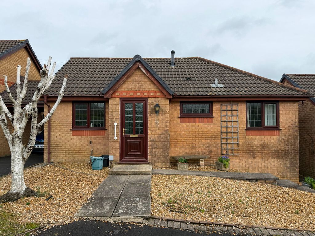 Property photo 2 of 21