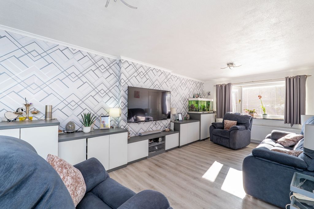 Property photo 3 of 15 Living Room