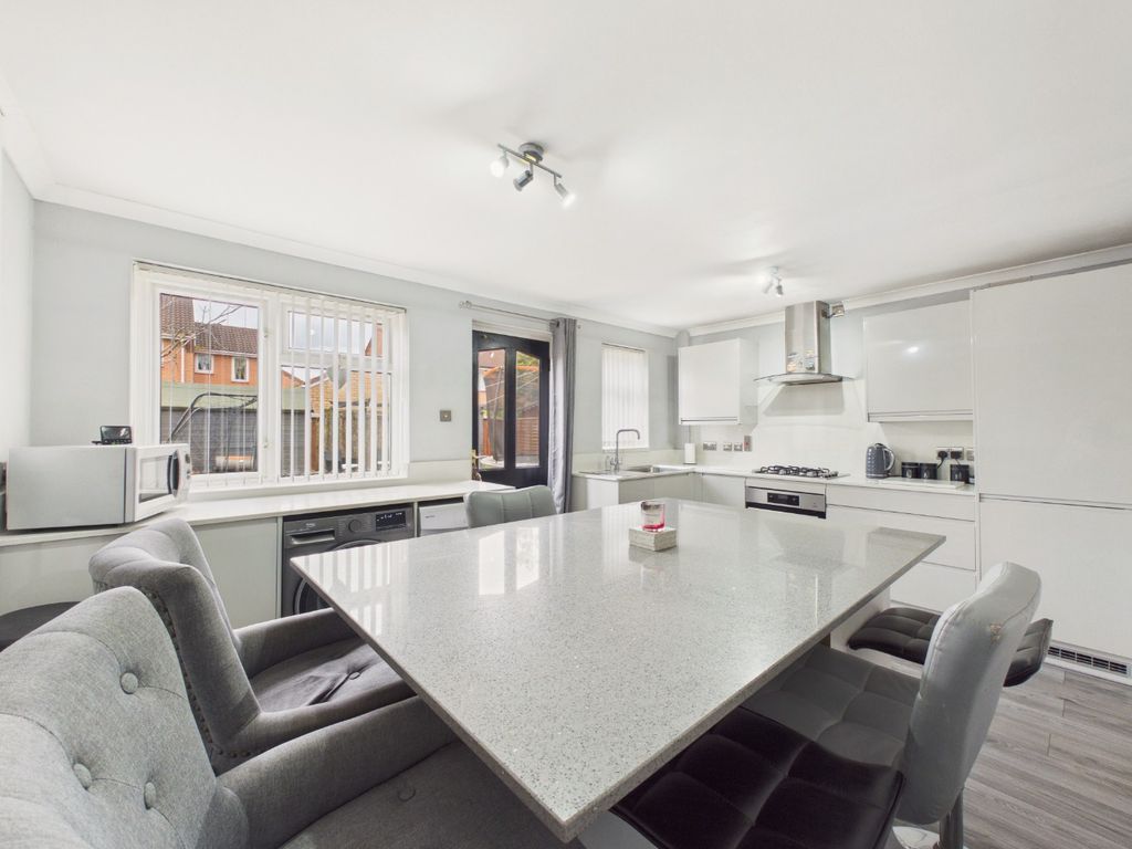 Property photo 2 of 14 4831985