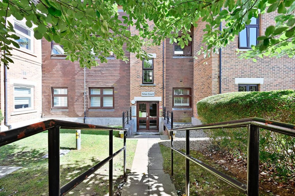Property photo 2 of 10