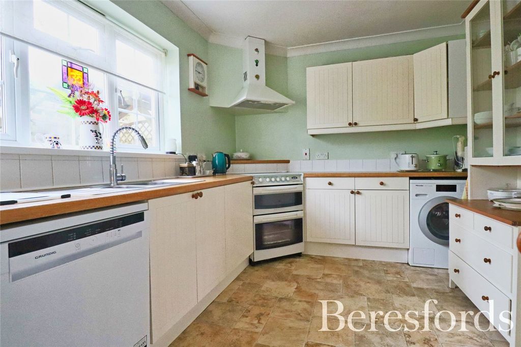 Property photo 3 of 15 Picture 3