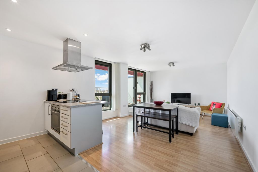 Property photo 1 of 13 Image