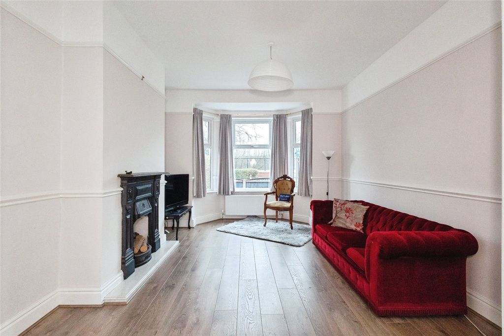 Property photo 3 of 22 Picture No. 34