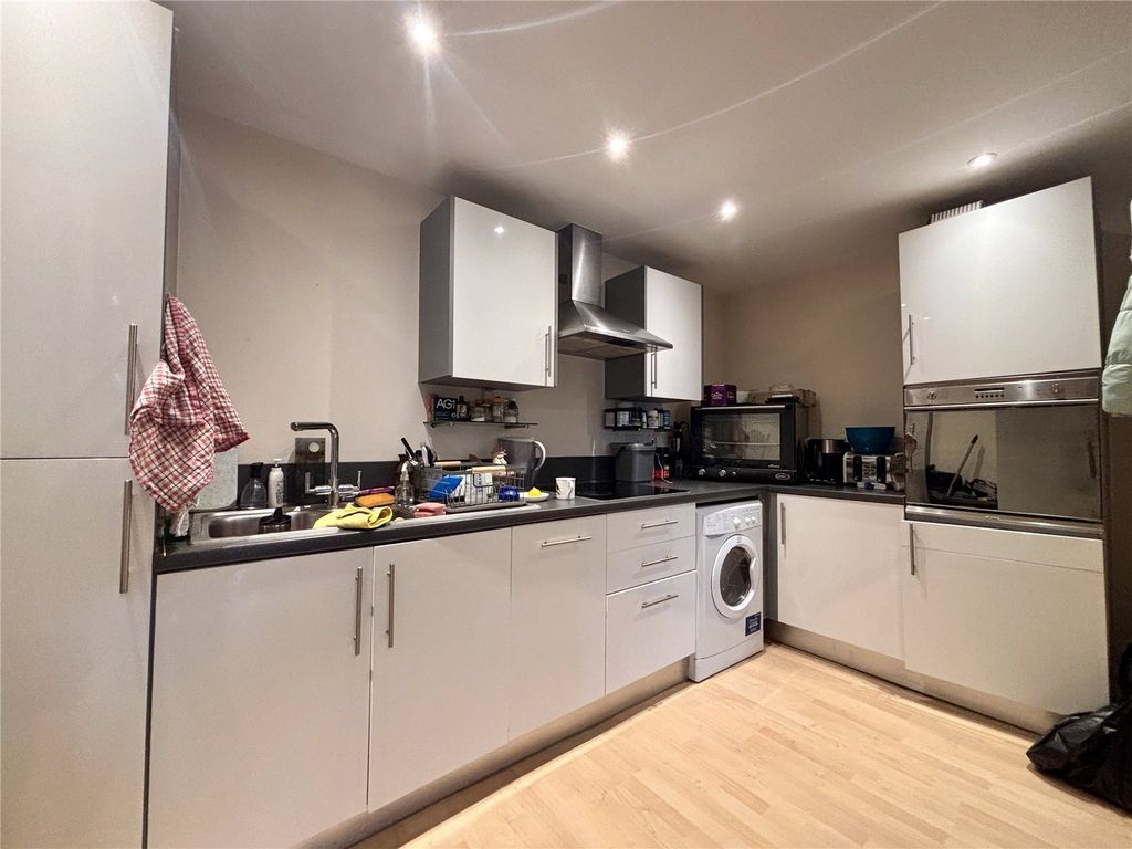 Property photo 2 of 13 Picture No. 12