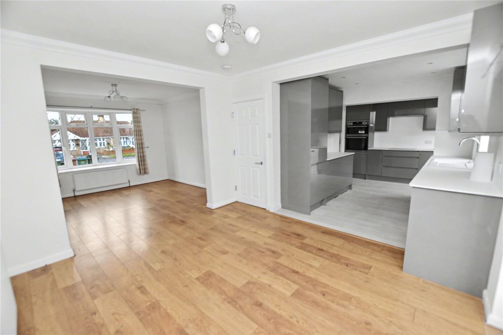 Property photo 3 of 16 Picture No. 28