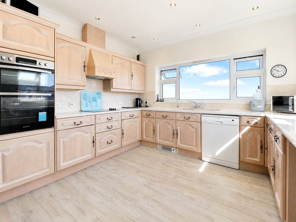Property photo 3 of 26 Picture No. 05