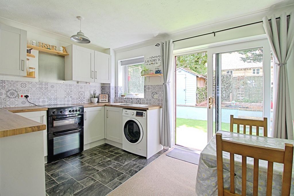 Property photo 3 of 15 Kitchen