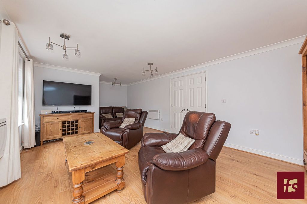 Property photo 3 of 19