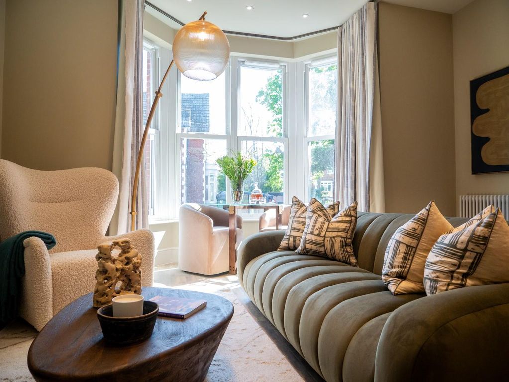 Property photo 3 of 22 Southsea Show Flat Hr-58.Jpg