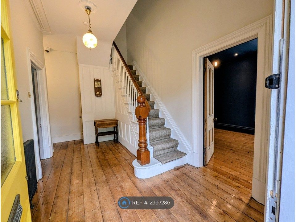 Property photo 2 of 24