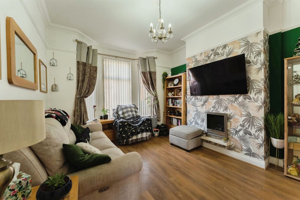 Property photo 3 of 20