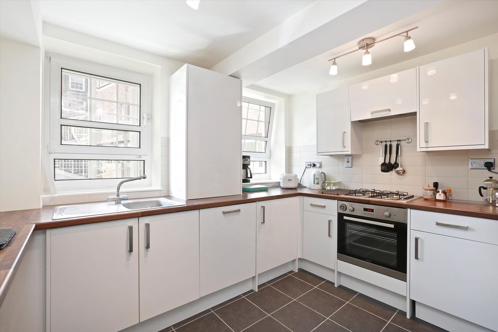 Property photo 2 of 7 Image