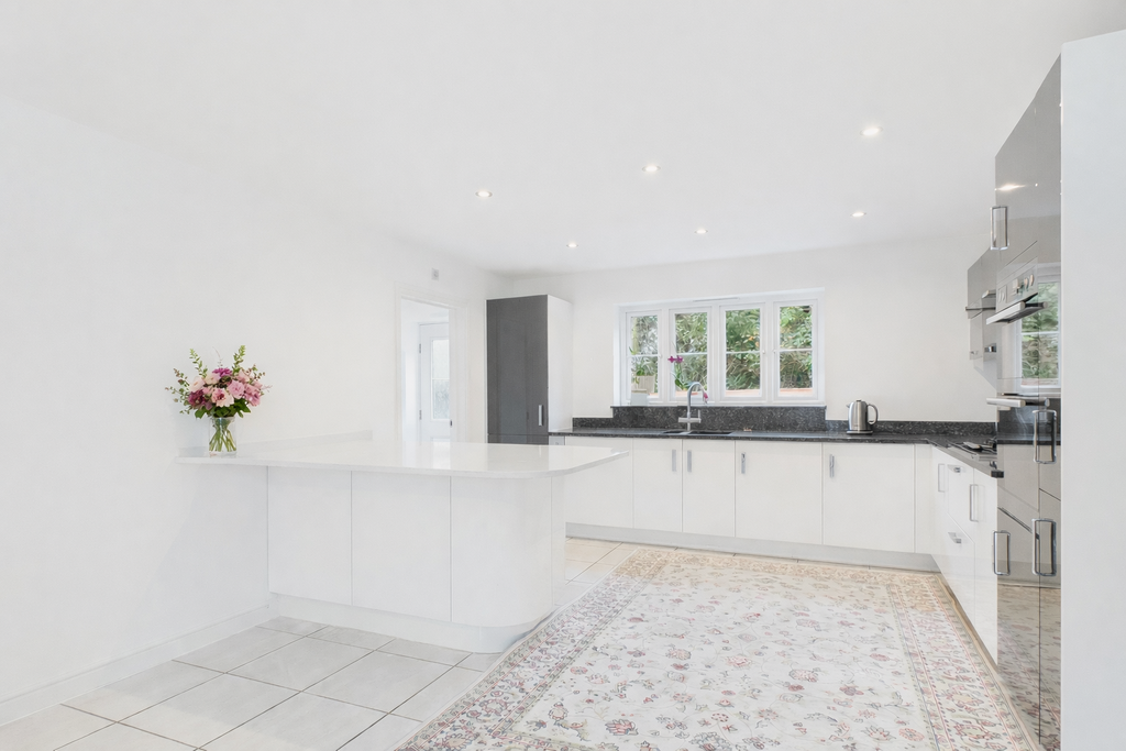 Property photo 3 of 33