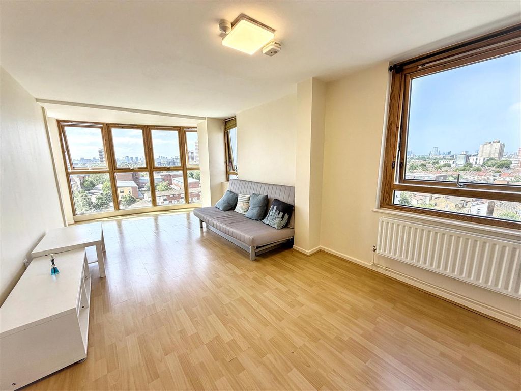 Property photo 1 of 10 Lounge