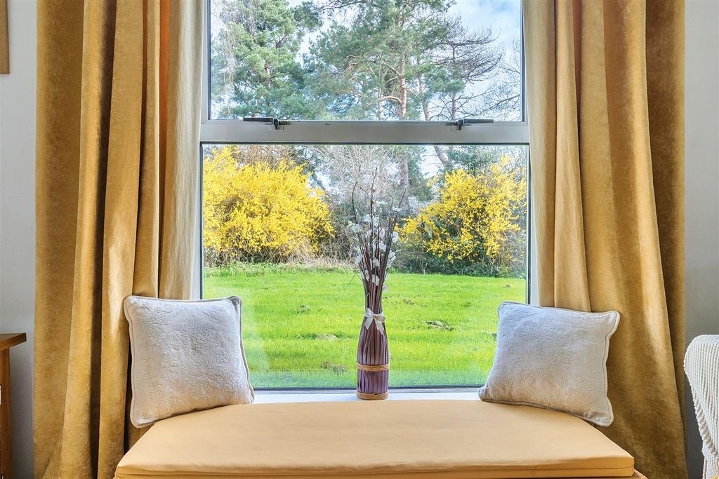 Property photo 3 of 16 1424265-10-69B1502190cd5.Jpg