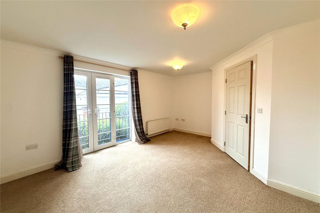 Property photo 2 of 11 Picture No. 25