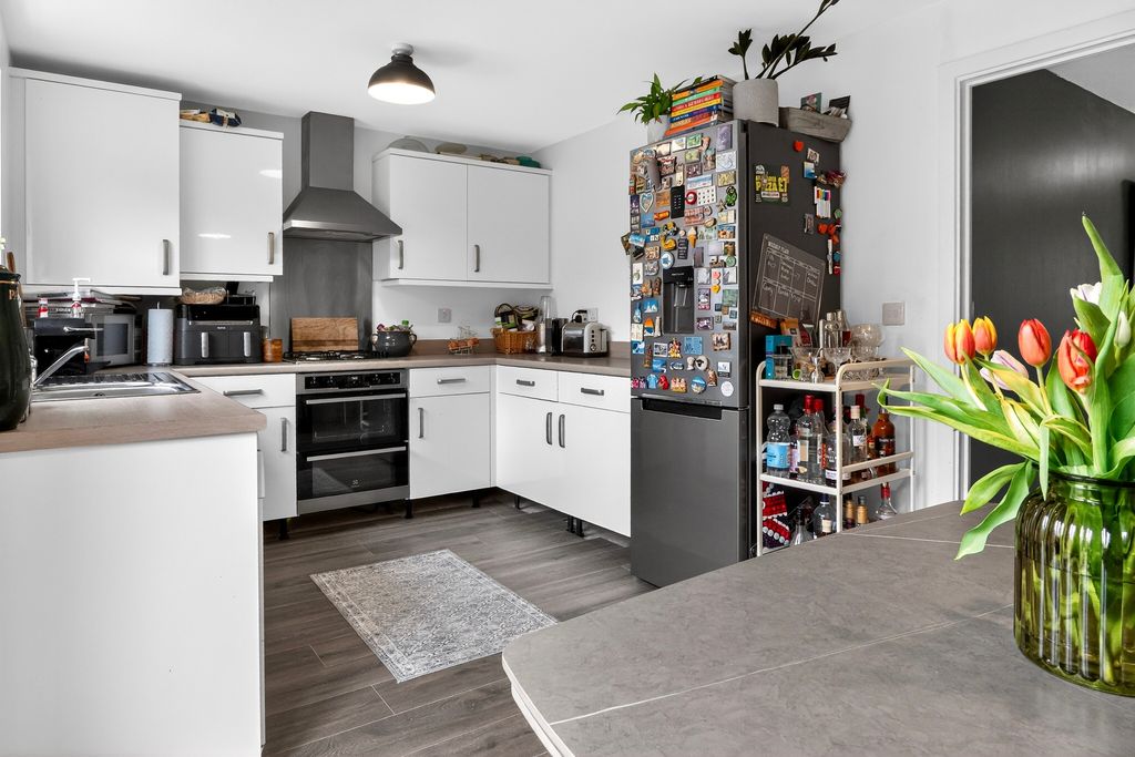 Property photo 2 of 26