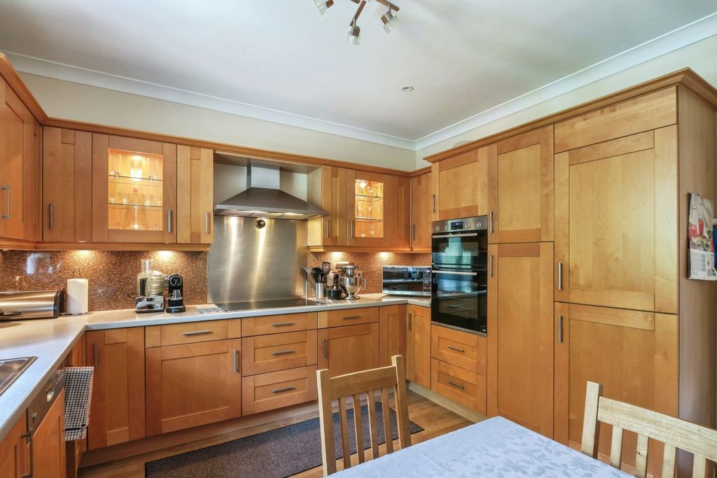 Property photo 3 of 14 Pbox-Img.Jpg