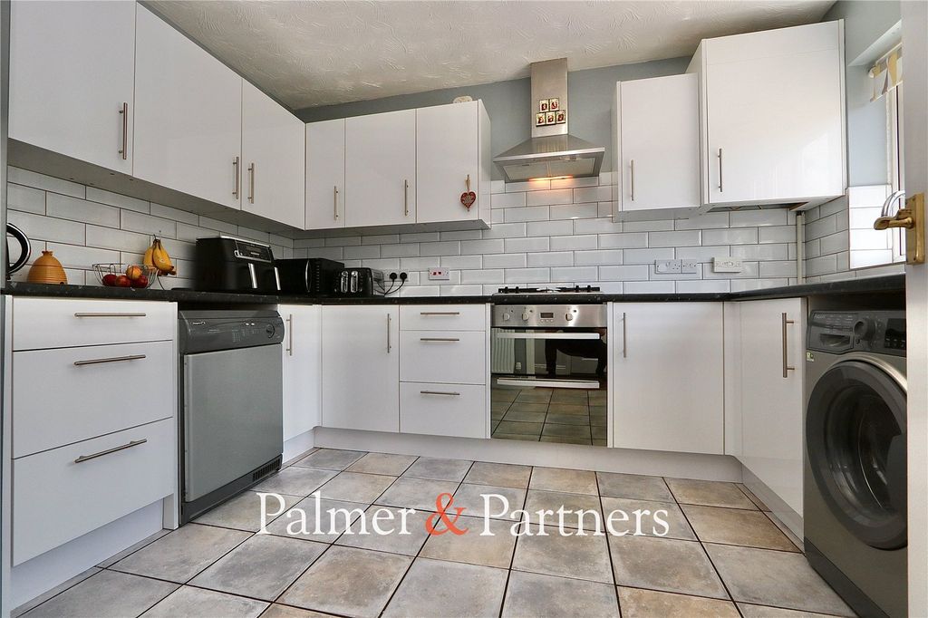 Property photo 3 of 20 Picture No. 04