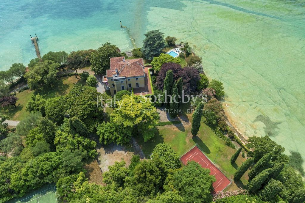 Property photo 2 of 20