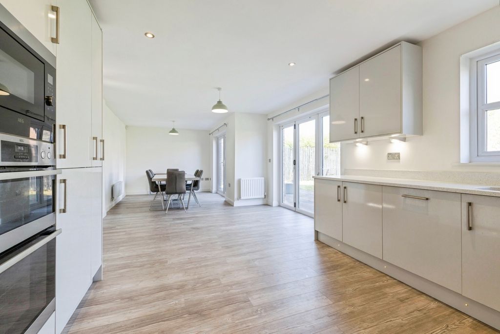 Property photo 2 of 19 Pbox-Img.Jpg