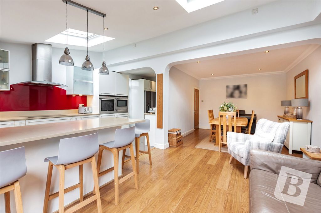 Property photo 2 of 19 Kitchen / Dining