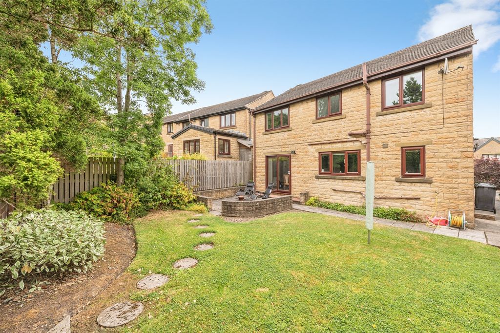 Property photo 2 of 18