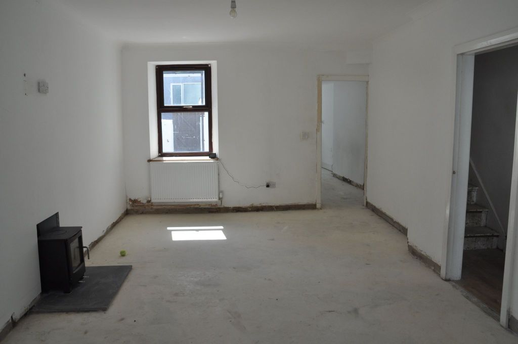 Property photo 2 of 11 Photograph 2