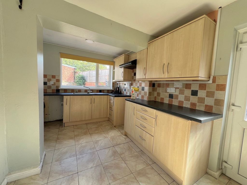 Property photo 2 of 14 Kitchen