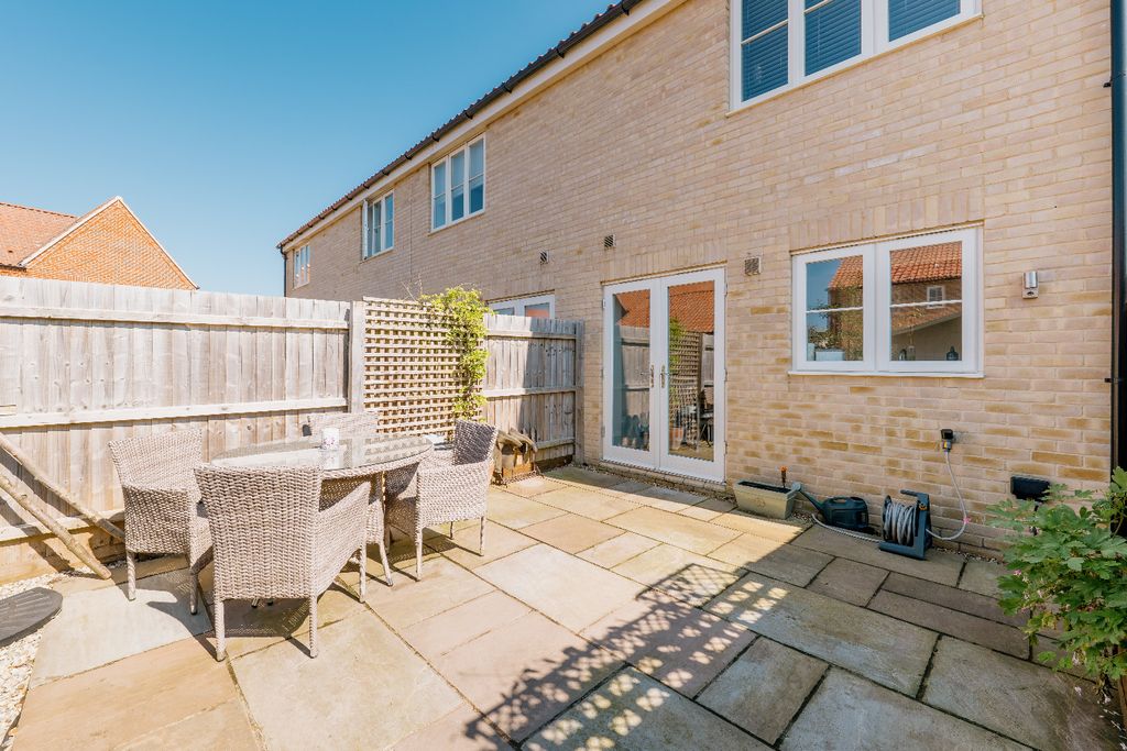 Property photo 2 of 16 4211724
