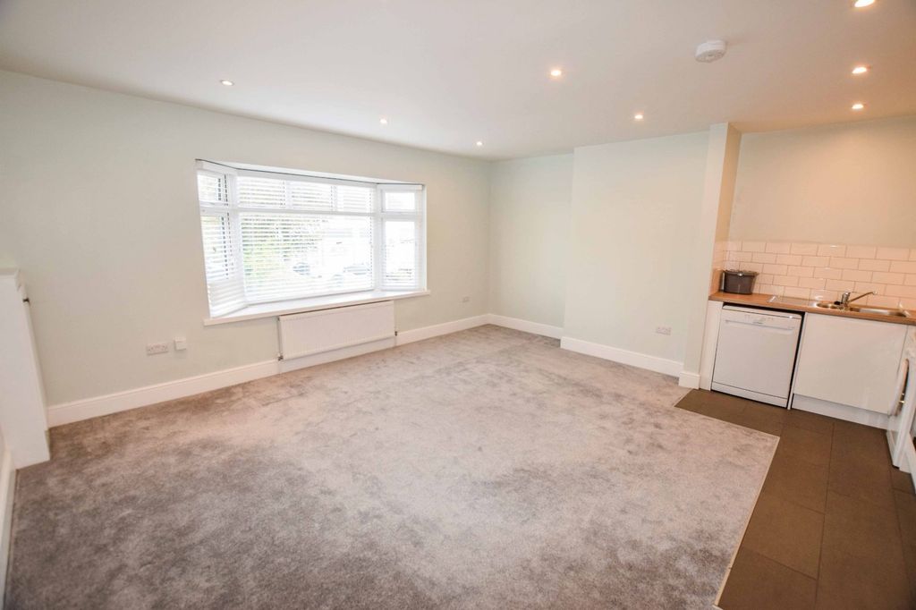 Property photo 3 of 15 Picture No. 17