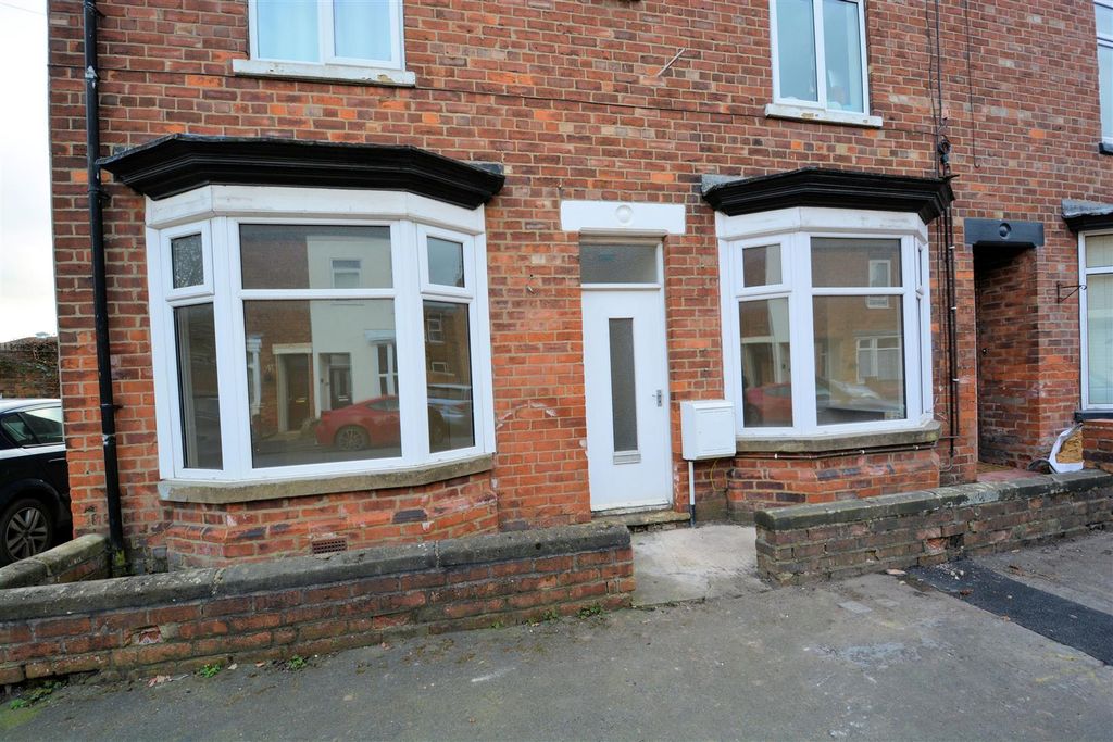Property photo 1 of 7 Front