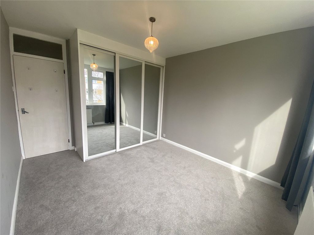 Property photo 2 of 9 Picture No. 25