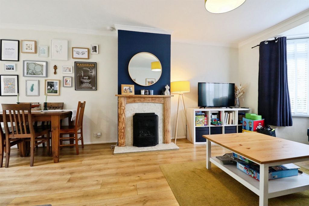 Property photo 3 of 18