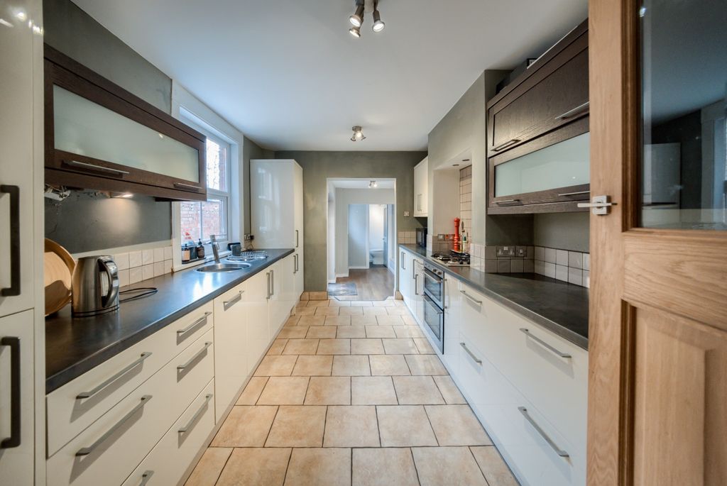 Property photo 2 of 21 Xt5A9602-Hdr(3)