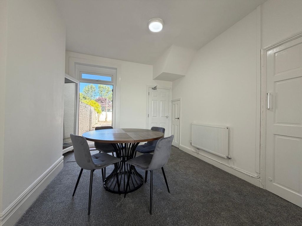 Property photo 2 of 11 5823Af19-Fb40-4079-A6B0-B0989477Df47
