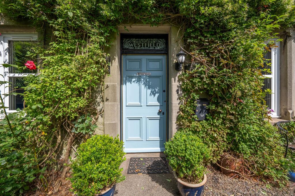 Property photo 3 of 36 Westfield House_Chirnside-03.Jpg