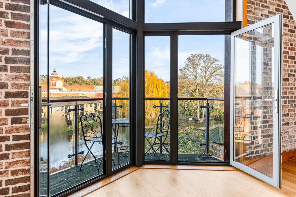 Property photo 2 of 21 Internal-Smalll-16.Jpg