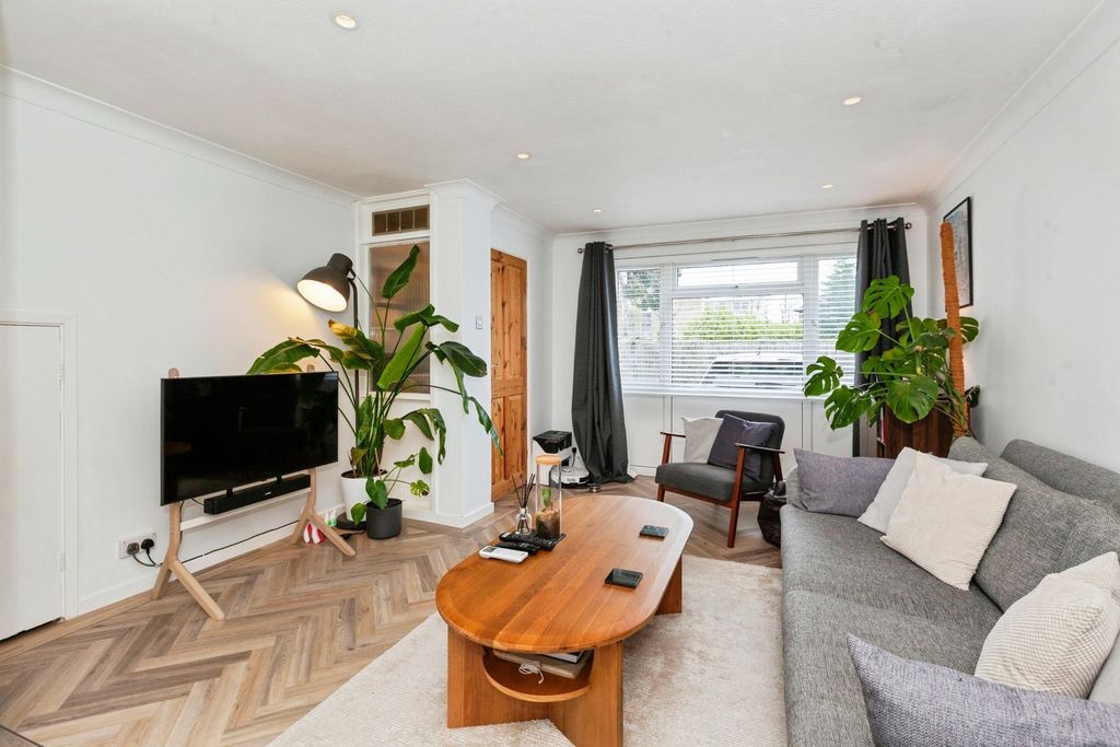 Property photo 3 of 24 Picture 3