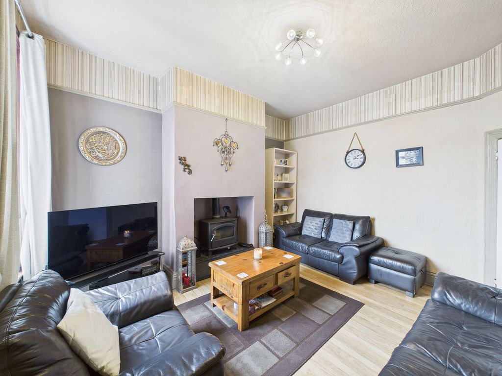 Property photo 3 of 27