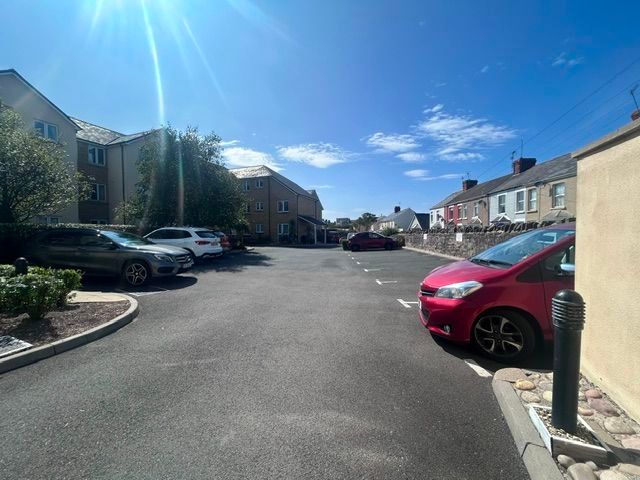 Property photo 2 of 12