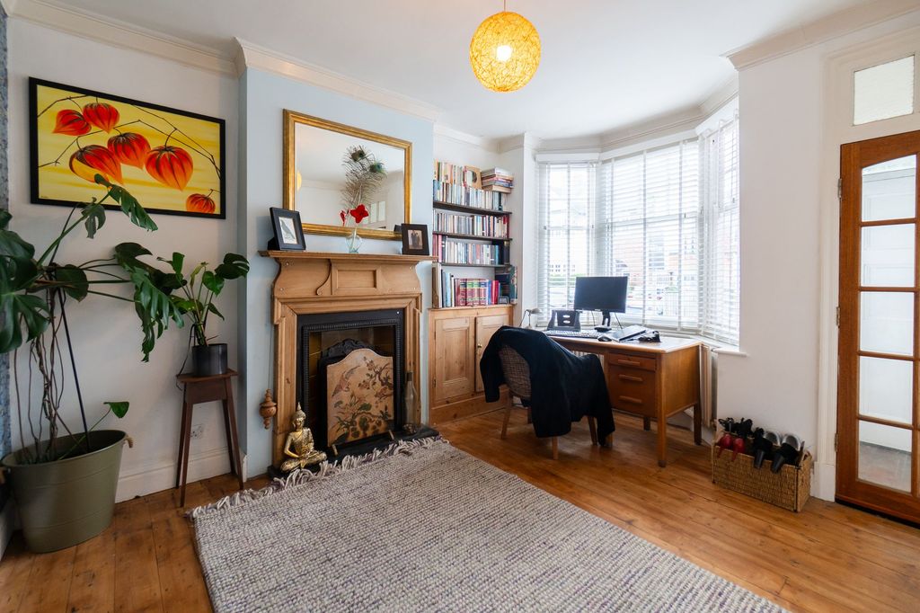 Property photo 3 of 35