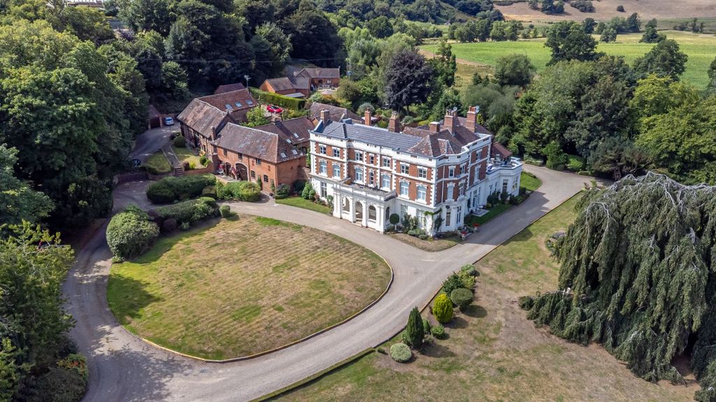 Property photo 1 of 31