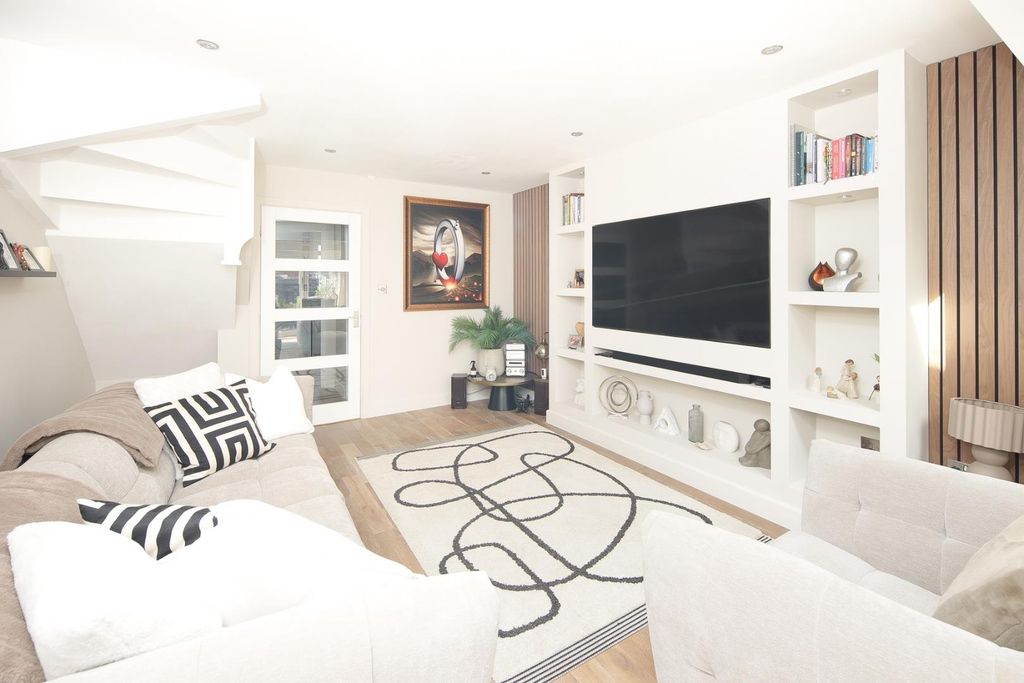 Property photo 2 of 20 Lounge/Diner