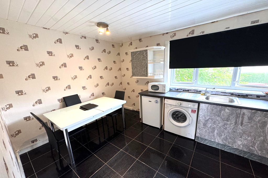 Property photo 3 of 8 3