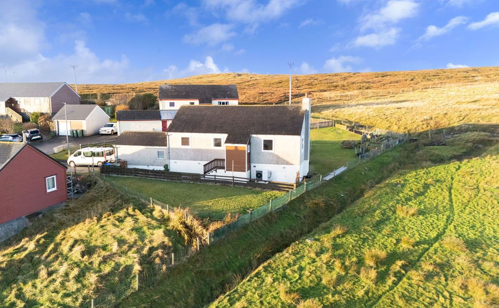 Property photo 2 of 46