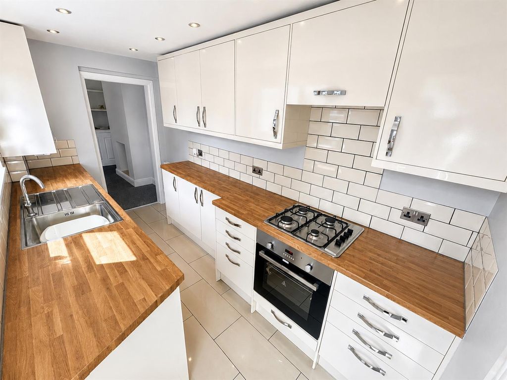Property photo 3 of 10 Kitchen 2 New.Png