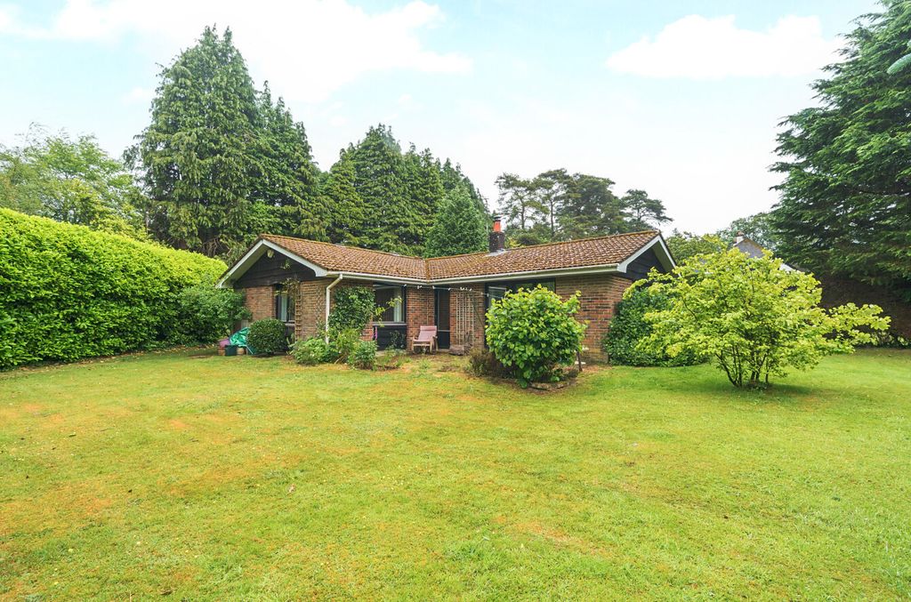 Property photo 1 of 15 1298255-1-6836228...