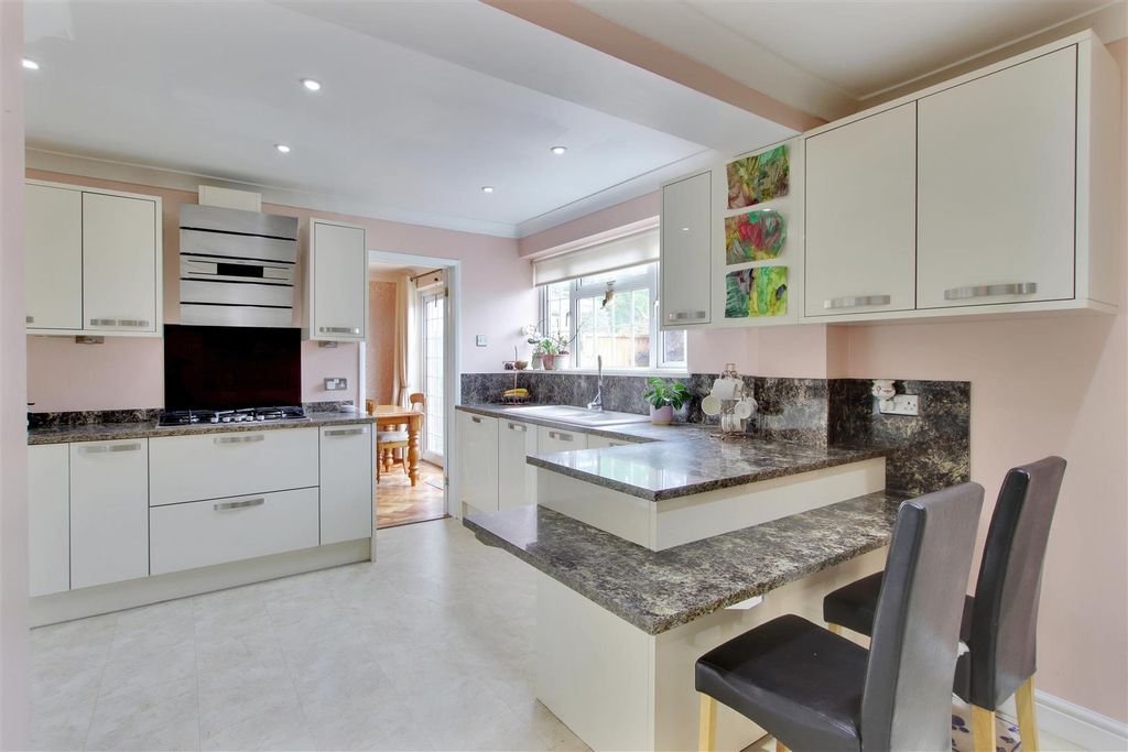 Property photo 2 of 21 Kitchen