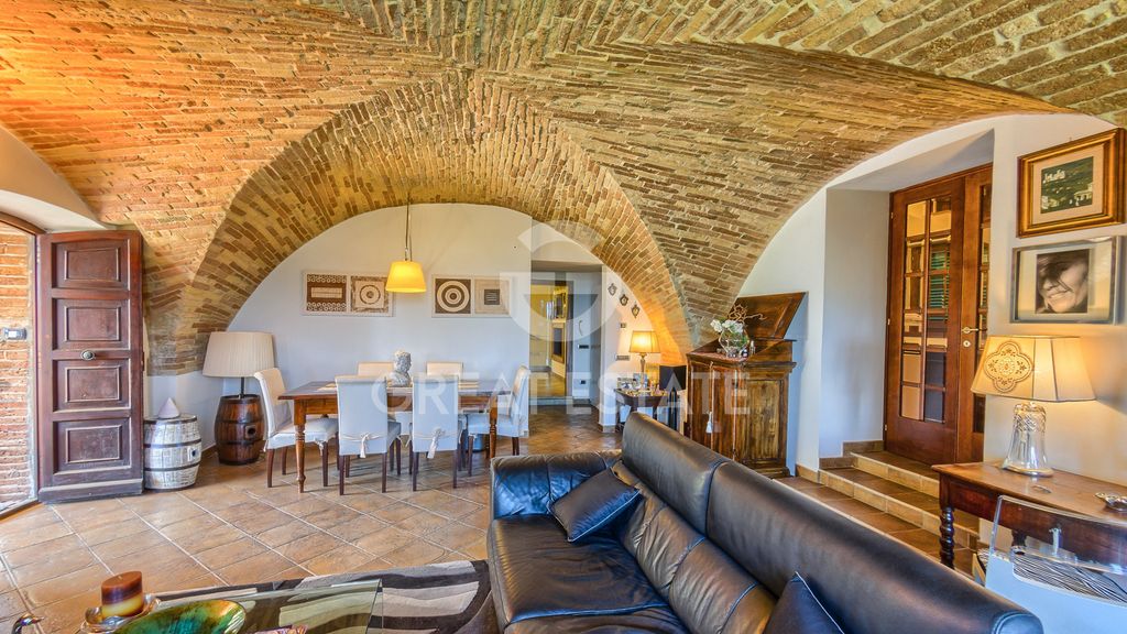 Property photo 2 of 50 Interiors